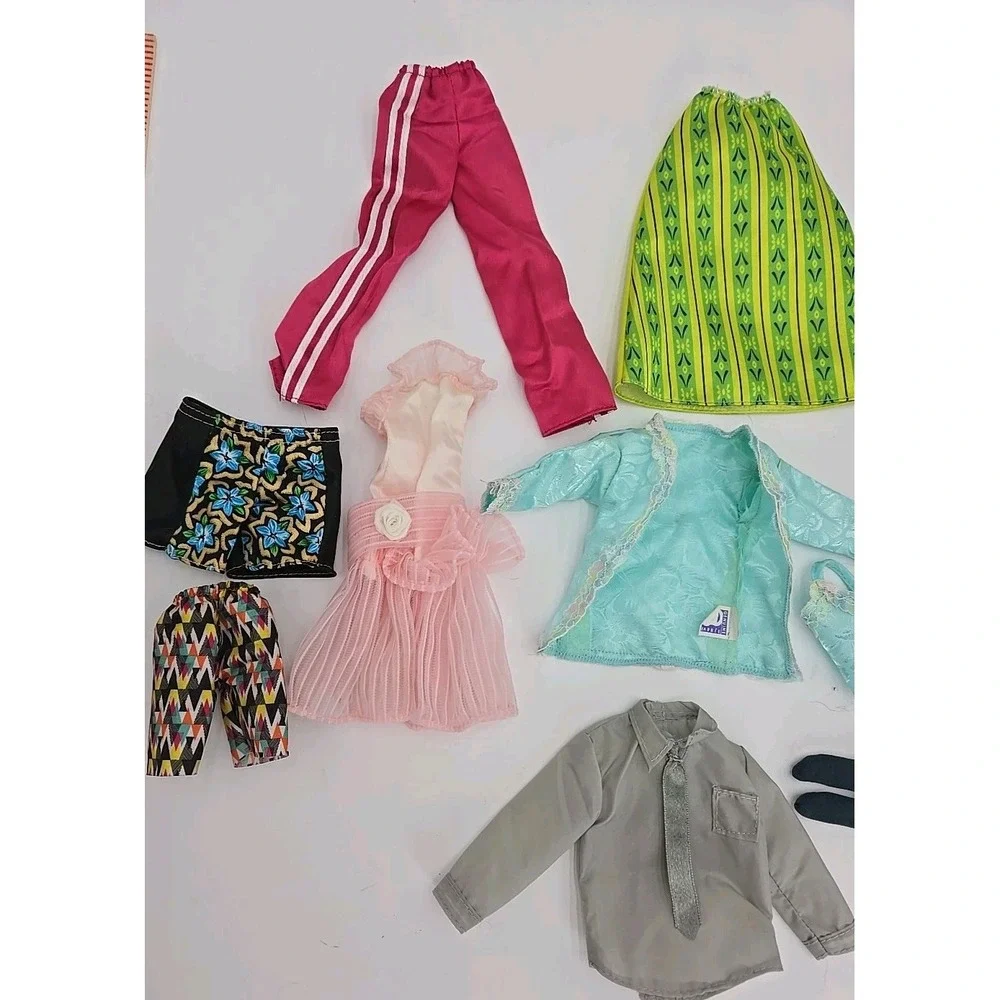 Lot Of Clothes Barbie & Other Fashion‎ Doll. Dresses Skirts Pants Shorts Tops